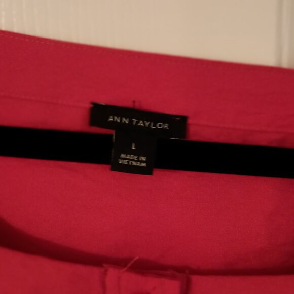 ANN TAYLOR BUTTON DOWN BLOUSE - Picture 2 of 5